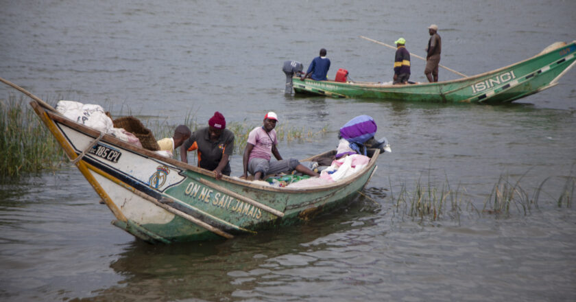 Naufrage sur le lac Kivu : plus de 100 disparus, les familles lancent un appel à l’aide